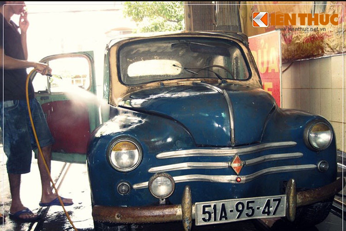 Hoi sinh taxi co Renault 4CV 1954 